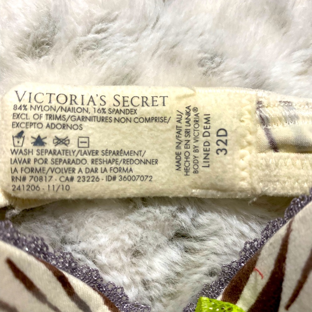 Victoria Secret “Body by Victoria “ bra and pantie set - Picture 4 of 5